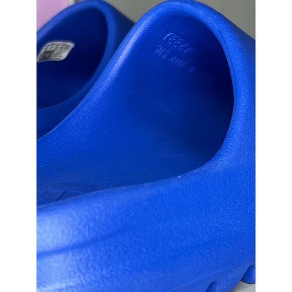 Yeezy Slides Azure Sz 5 - Picture 2 of 9